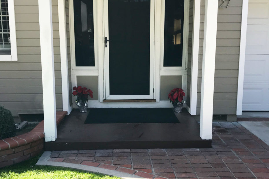 Front entry hinged door with Crimsafe